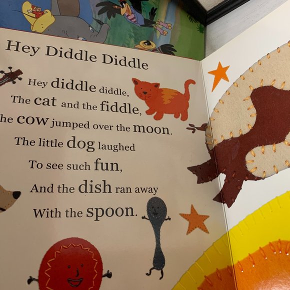 Nursery Rhymes: with a Sing-Along Music CD Children's Board Book 22 Songs Rhymes - Picture 10 of 11